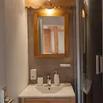 Апартаменти Amanuq Lovely *