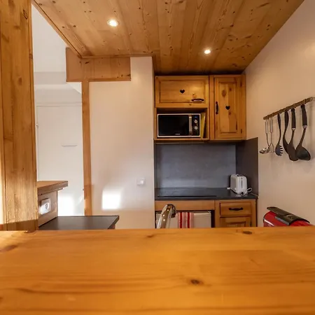 Amanuq Lovely שאמוני